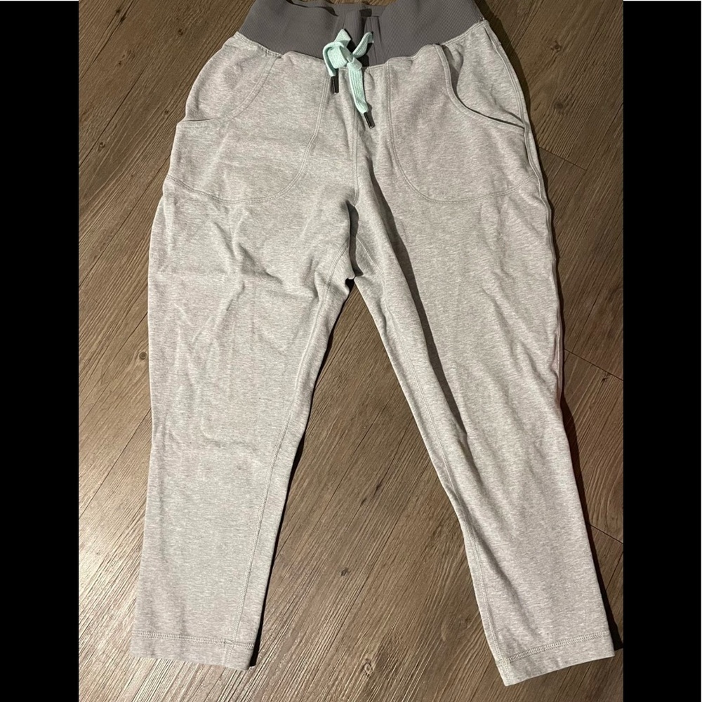 Lululemon Women’s Sweatpants